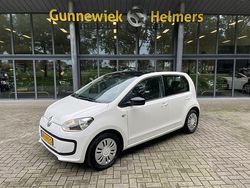 Wit Gebruikt 2015 VW up! Move Hatchback | € 6.355 (Eerlijke prijs)