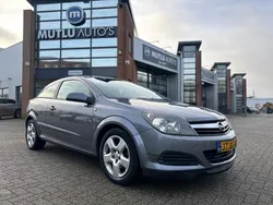 Grijs Gebruikt 2005 Opel Astra GTC Edition Hatchback | € 1.490 (Eerlijke prijs)