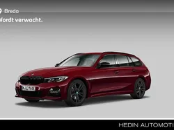 Rood Gebruikt 2022 BMW 330e M Sport Stationwagen | € 38.880 (Goede deal)