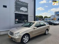 Creme Gebruikt 2002 Mercedes C240 Elegance Sedan | € 2.449