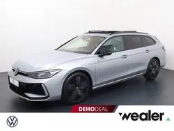 Zilver Gebruikt 2024 VW Passat Business Stationwagen | € 48.940
