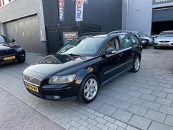 Zwart, metallic lak Gebruikt 2006 Volvo V50 Stationwagen | € 1.499 (Eerlijke prijs)