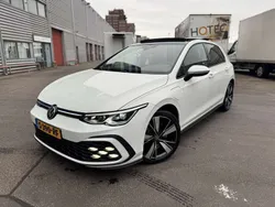 Wit Gebruikt 2021 VW Golf VIII GTE Stationwagen | € 28.495 (Eerlijke prijs)