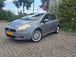 Grijs Gebruikt 2007 Fiat Grande Punto Sport Hatchback | € 1.500 (Eerlijke prijs)