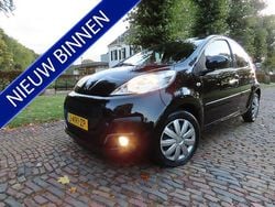 Zwart Gebruikt 2014 Peugeot 107 Access Hatchback | € 4.950 (Iets duurder)