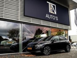 Zwart Gebruikt 2021 VW Golf VIII Style Hatchback | € 25.910 (Eerlijke prijs)