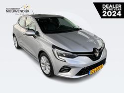 Licht platiniumgrijs d69 Gebruikt 2021 Renault Clio V Intens Hatchback | € 14.930 (Eerlijke prijs)