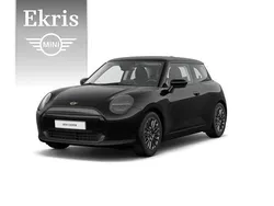 Zwart Nieuw 2025 Mini Cooper Essential Hatchback | € 29.200 (Goede deal)