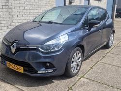 Grijs, metallic lak Gebruikt 2019 Renault Clio IV LIMITED Hatchback | € 8.950 (Eerlijke prijs)