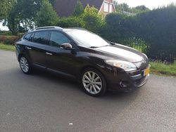 Bruin, metallic lak Gebruikt 2011 Renault Mégane III Dynamique Stationwagen | € 3.450 (Eerlijke prijs)