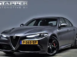 Grijs, metallic lak Gebruikt 2017 Alfa Romeo Giulia Quadrifoglio Sedan | € 51.995 (Eerlijke prijs)