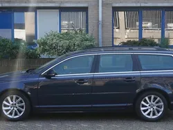 Blauw Gebruikt 2015 Volvo V70 Summum Stationwagen | € 8.950 (Eerlijke prijs)