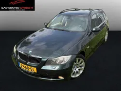 Groen, metallic lak Gebruikt 2005 BMW 325 Executive Stationwagen | € 5.950 (Duur)