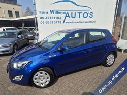 Blauw, metallic lak Gebruikt 2013 Hyundai i20 Hatchback | € 4.994 (Eerlijke prijs)