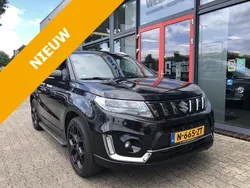 Zwart Gebruikt 2021 Suzuki Vitara Style SUV | € 21.950 (Eerlijke prijs)