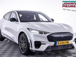 Wit, metallic lak Gebruikt 2022 Ford Mustang Mach-E GT SUV | € 39.990 (Goede deal)