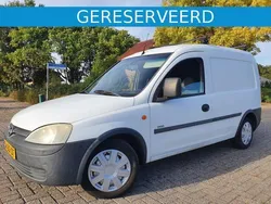 Wit Gebruikt 2002 Opel Combo MPV | € 2.995