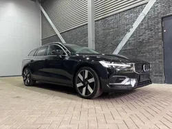 Zwart Gebruikt 2024 Volvo V60 Plus Stationwagen | € 49.800 (Duur)