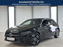 Zwart Gebruikt 2023 Mercedes A250 Luxury Hatchback | € 32.450 (Goede deal)