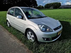 Zilver Gebruikt 2007 Ford Fiesta Futura Hatchback | € 1.750 (Eerlijke prijs)