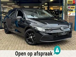 Zwart, metallic lak Gebruikt 2022 VW Golf VIII Business Hatchback | € 19.950 (Goede deal)