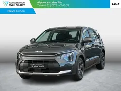 Interstellar grey Nieuw 2025 Kia Niro Comfort SUV | € 33.690 (Eerlijke prijs)