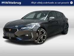 Zwart Gebruikt 2022 Cupra Leon VZ Hatchback | € 28.450 (Eerlijke prijs)