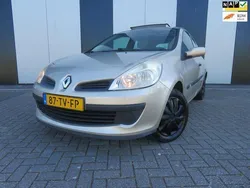 Beige Gebruikt 2007 Renault Clio II Expression Hatchback | € 2.450 (Eerlijke prijs)