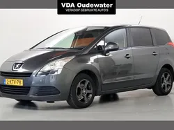 Grijs Gebruikt 2013 Peugeot 5008 Access MPV | € 4.500 (Eerlijke prijs)