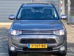 Grijs Gebruikt 2014 Mitsubishi Outlander Instyle SUV | € 12.950 (Iets duurder)