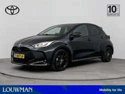 Zwart Gebruikt 2023 Toyota Yaris Executive Hatchback | € 27.445 (Eerlijke prijs)
