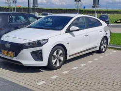 Wit Gebruikt 2017 Hyundai Ioniq Comfort Sedan | € 9.500 (Super prijs)