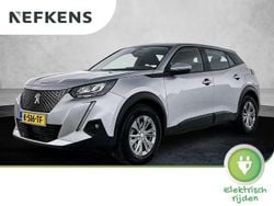 Grijs Gebruikt 2021 Peugeot e-2008 Active SUV | € 16.925 (Goede deal)
