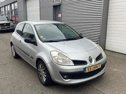 Grijs Gebruikt 2009 Renault Clio II Collection Hatchback | € 800 (Super prijs)