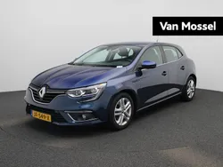 Blauw Gebruikt 2016 Renault Mégane III Bose Edition Hatchback | € 9.900 (Eerlijke prijs)