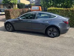 Grijs Gebruikt 2019 Tesla Model 3 Long Range Sedan | € 23.000 (Goede deal)