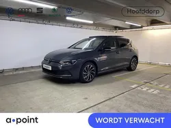 Grijs Gebruikt 2022 VW Golf VIII Active Hatchback | € 27.949 (Eerlijke prijs)