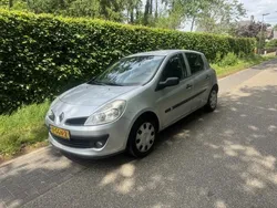 Grijs Gebruikt 2008 Renault Clio II Hatchback | € 1.350 (Super prijs)