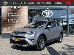 Grijs, metallic lak Gebruikt 2016 Toyota RAV4 Hybrid SUV | € 19.950 (Eerlijke prijs)