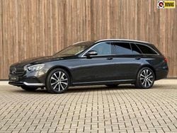 Grijs Gebruikt 2022 Mercedes E300 Luxury Stationwagen | € 33.900 (Super prijs)
