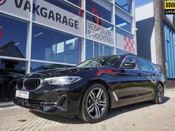 Zwart Gebruikt 2021 BMW 530e Basis Stationwagen | € 39.950 (Eerlijke prijs)