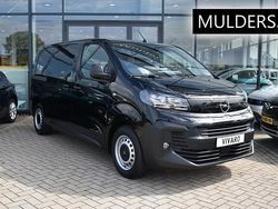 Zwart Nieuw 2025 Opel Vivaro-e Combi Van | € 46.476 (Duur)
