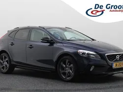 Blauw Gebruikt 2013 Volvo V40 CC Summum Stationwagen | € 14.950 (Eerlijke prijs)