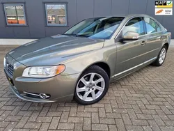 Groen, metallic lak Gebruikt 2009 Volvo S80 Summum Sedan | € 7.950 (Eerlijke prijs)