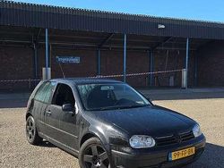 Zwart Gebruikt 2000 VW Golf IV Trendline Hatchback | € 1.750 (Iets duurder)
