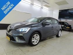 Grijs Gebruikt 2021 Renault Clio V Business Hatchback | € 12.999 (Goede deal)