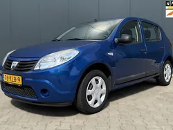 Blauw Gebruikt 2010 Dacia Sandero Ambiance Hatchback | € 3.495 (Eerlijke prijs)