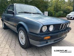 Blauw Gebruikt 1988 BMW 320 Sedan | € 10.950