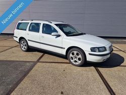 Wit, metallic lak Gebruikt 2004 Volvo V70 Comfort Stationwagen | € 6.950 (Eerlijke prijs)