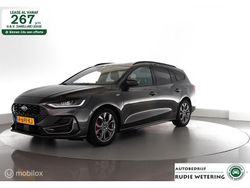 Grijs Gebruikt 2022 Ford Focus ST-Line X Stationwagen | € 19.950 (Goede deal)